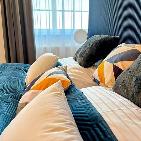 Apartments By Prague City Golf ภายนอก รูปภาพ