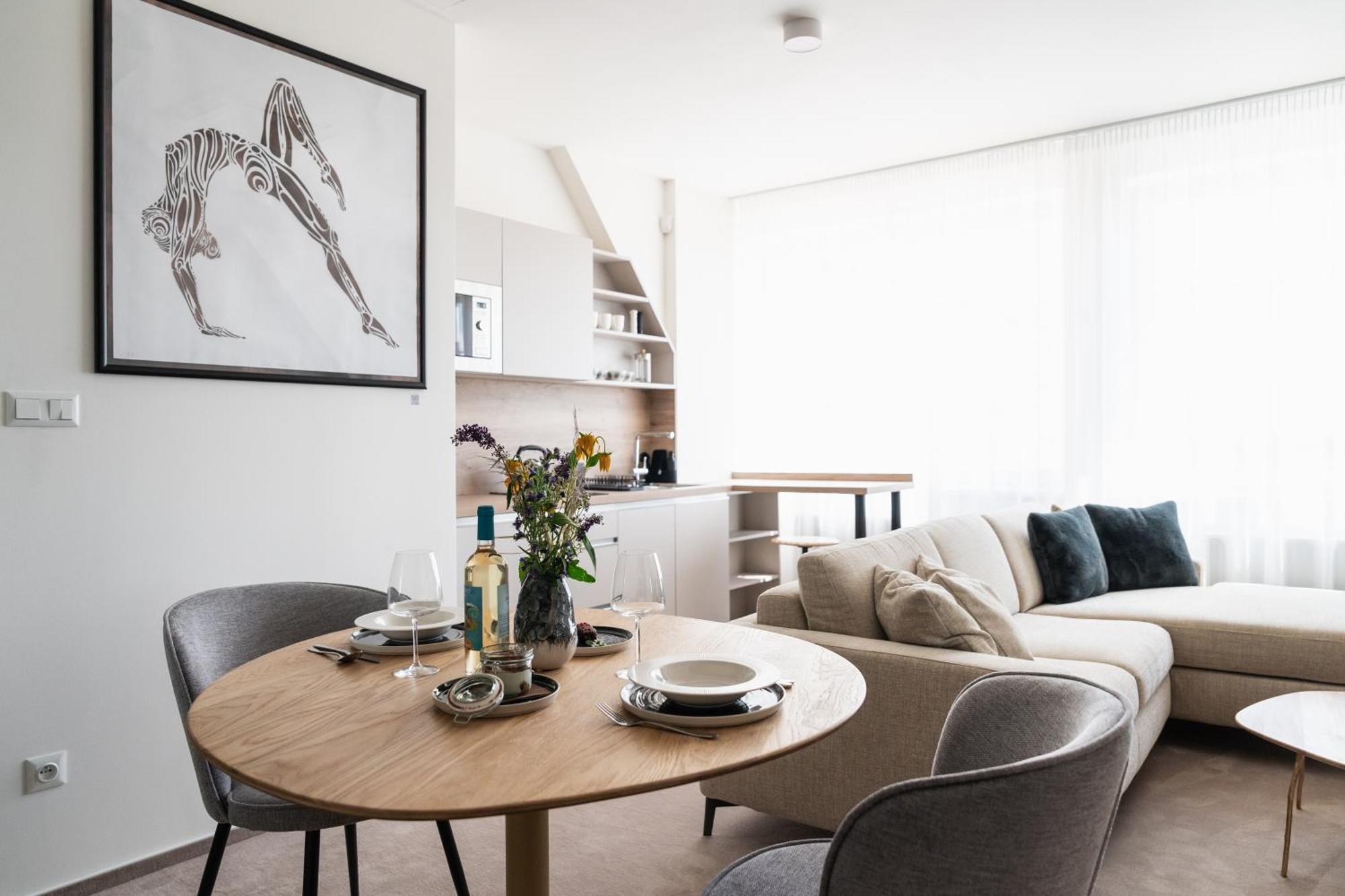 Apartments By Prague City Golf ภายนอก รูปภาพ