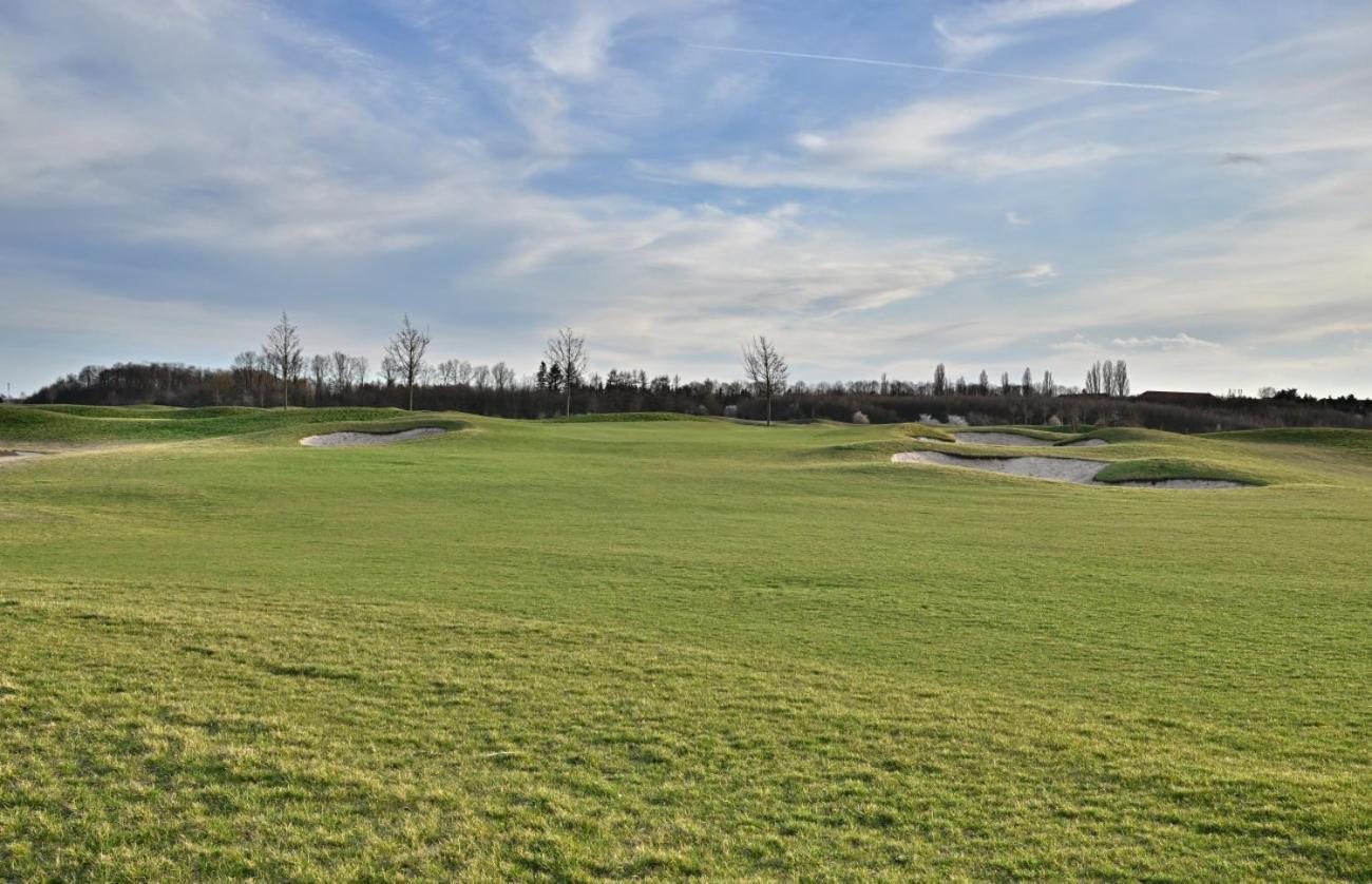 Apartments By Prague City Golf ภายนอก รูปภาพ