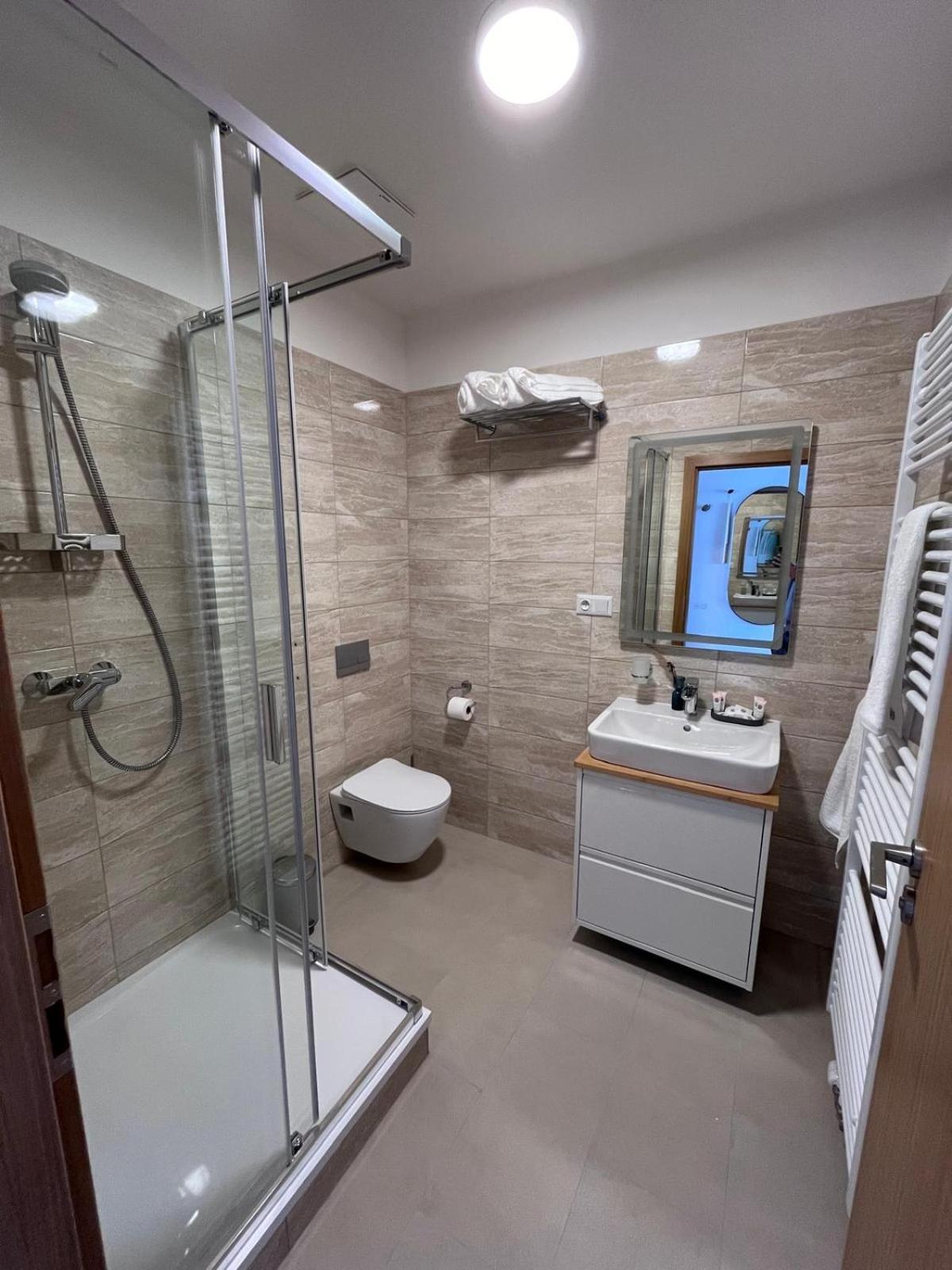 Apartments By Prague City Golf ภายนอก รูปภาพ